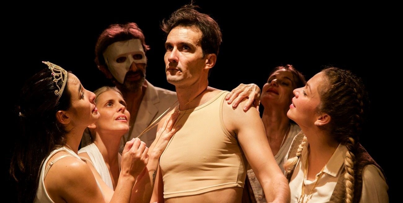 "La luna que te parió", un viaje poético y teatral sobre las 12 lunas del zodíaco