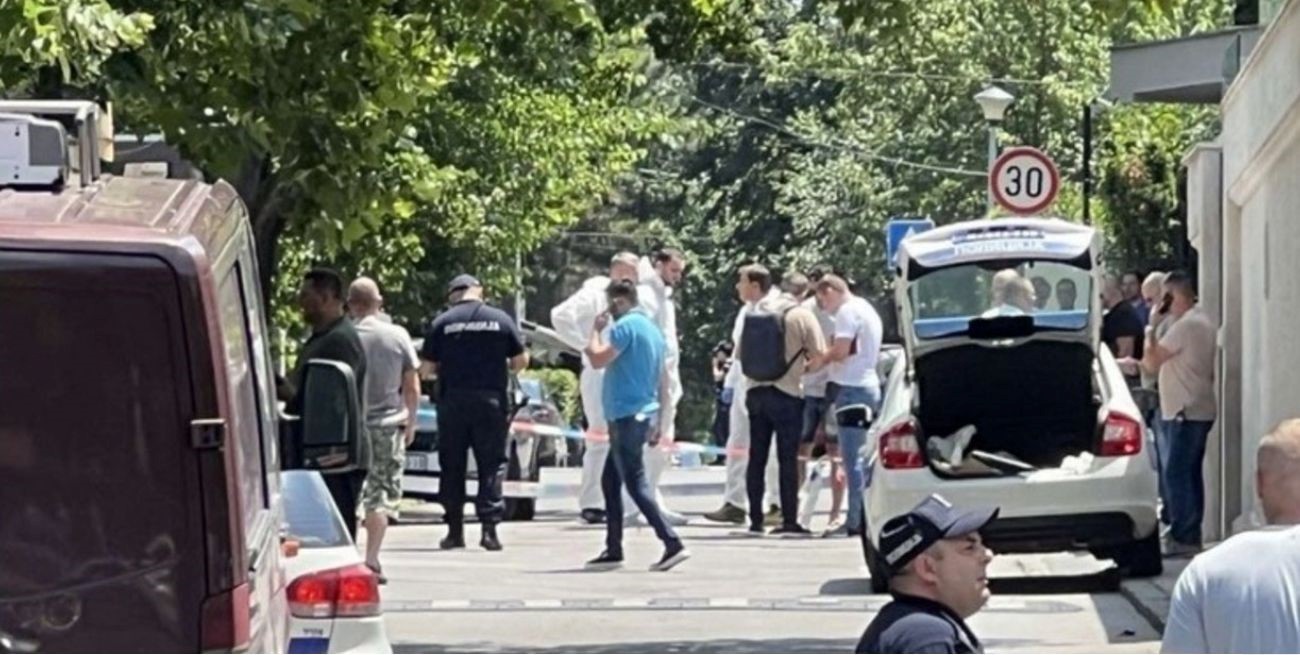 Ataque con ballesta frente a la embajada de Israel en Belgrado: la Policía mató a un sospechoso