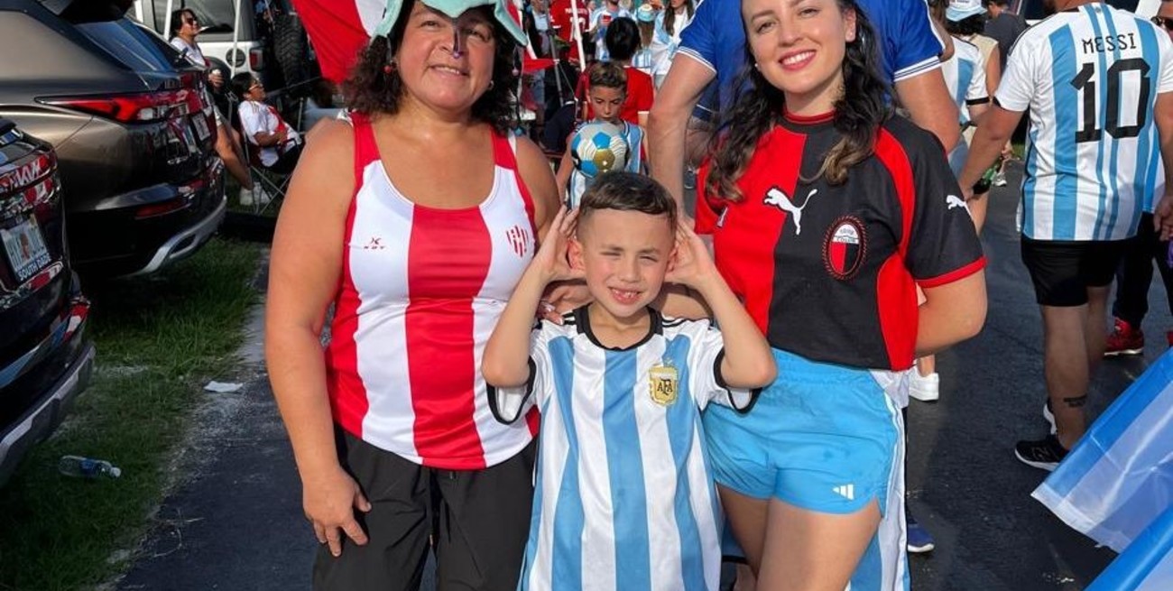 Las hermanas "jugaron" el clásico Colón-Unión en el calor de Miami