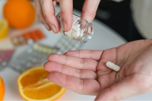 La investigación realizada con casi 400.000 personas no respalda el uso de estos suplementos . Foto de Polina Tankilevitch