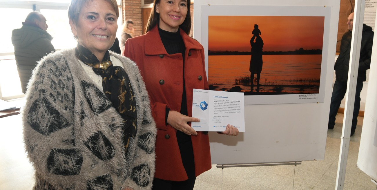 Se inauguró la muestra fotográfica El Agua en Imágenes y se entregaron distinciones