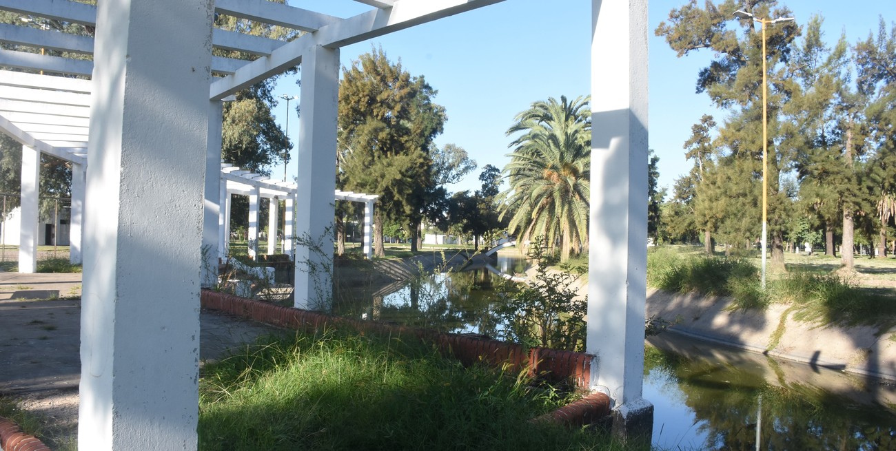 Amenazó con matar a una mujer y su jefe en el Parque Garay: terminó detenido