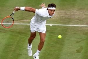 Comesaña se mantiene firme en el césped del All England.