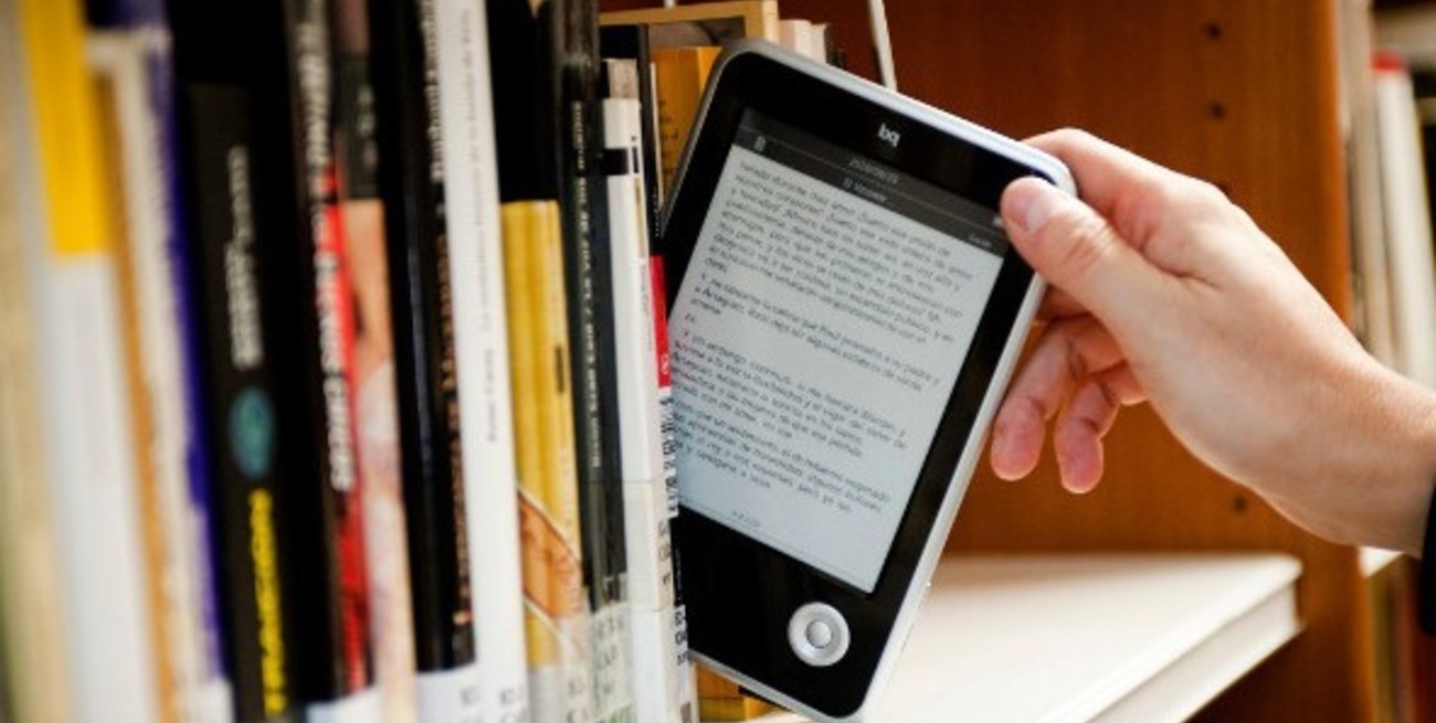Los amantes de la lectura celebran el Día Mundial del Libro Electrónico