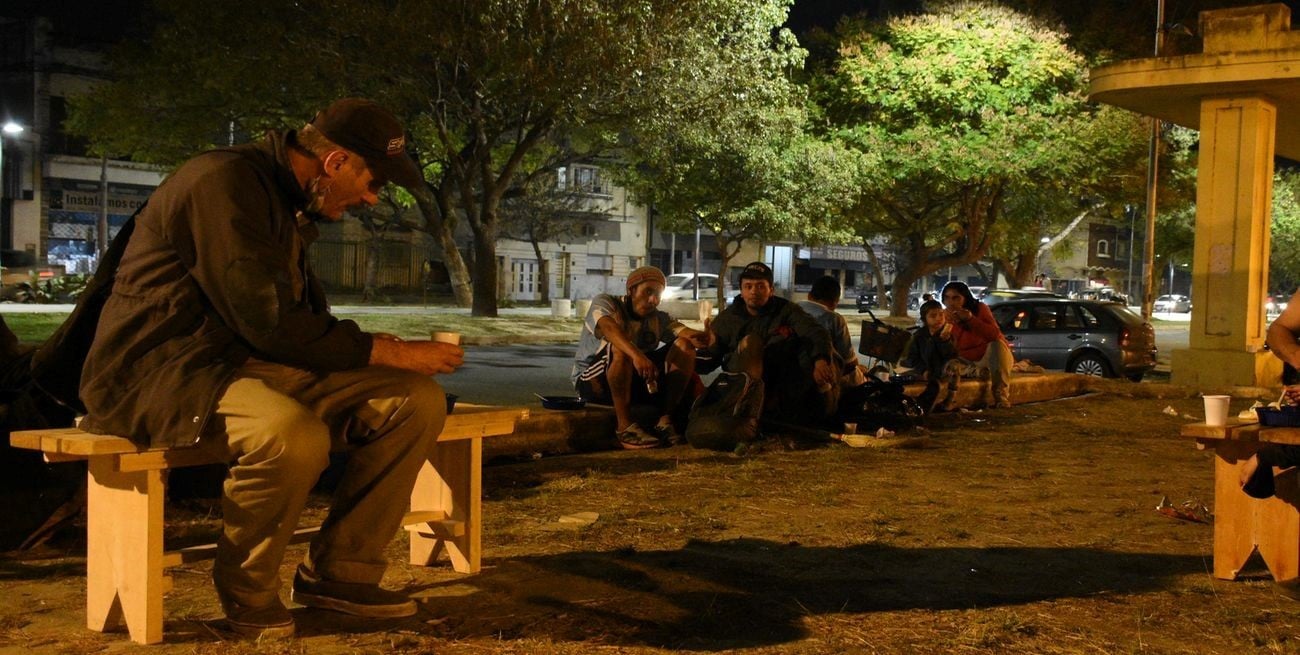 Actitud Solidaria asiste a más de 200 personas en situación de calle en Santa Fe