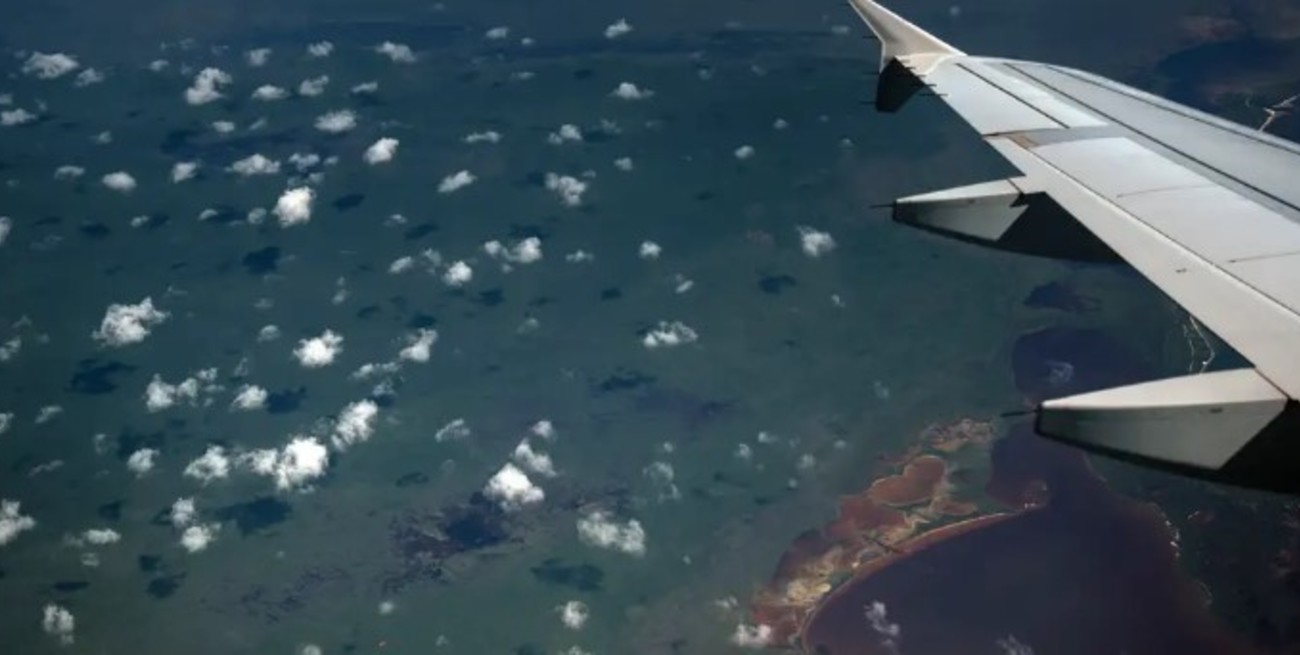 Suspenden vuelos por el paso del Huracán Beryl en México