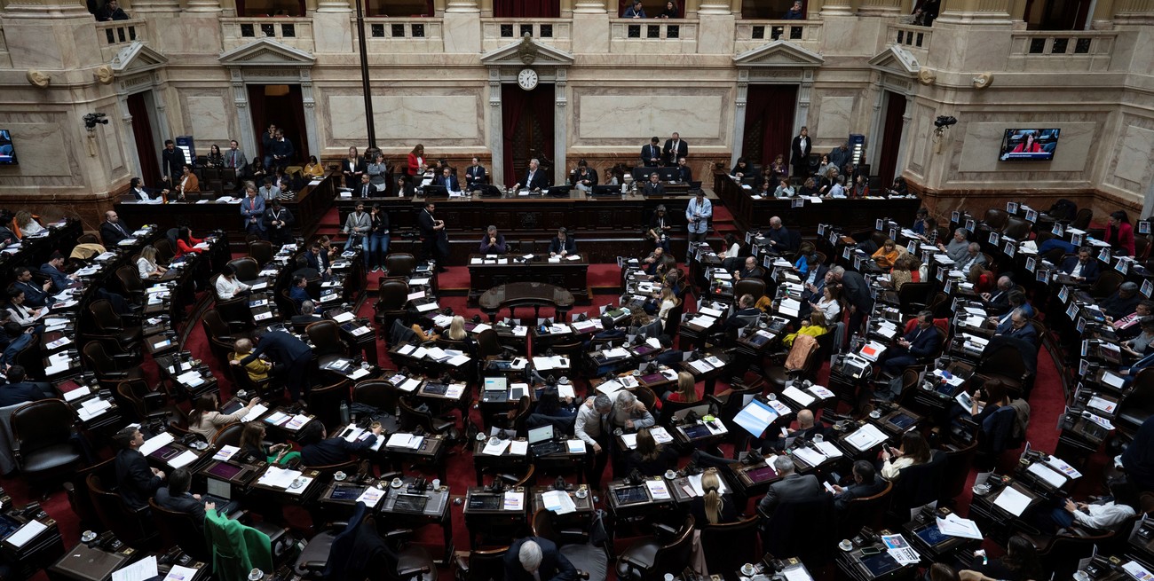 La reforma laboral desafía a las
cúpulas sindicales pero también a las empresariales 
