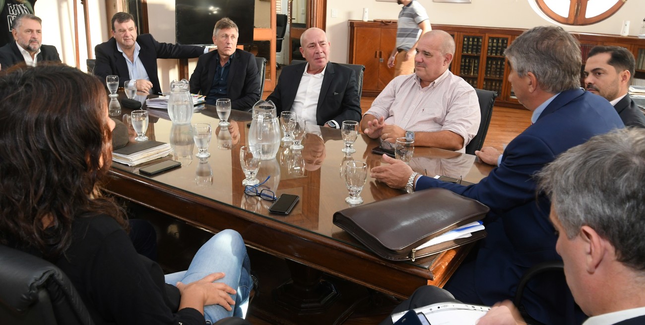 Santa Fe convoca a paritarias: el ministro de trabajo anunció reuniones con estatales, docentes y médicos