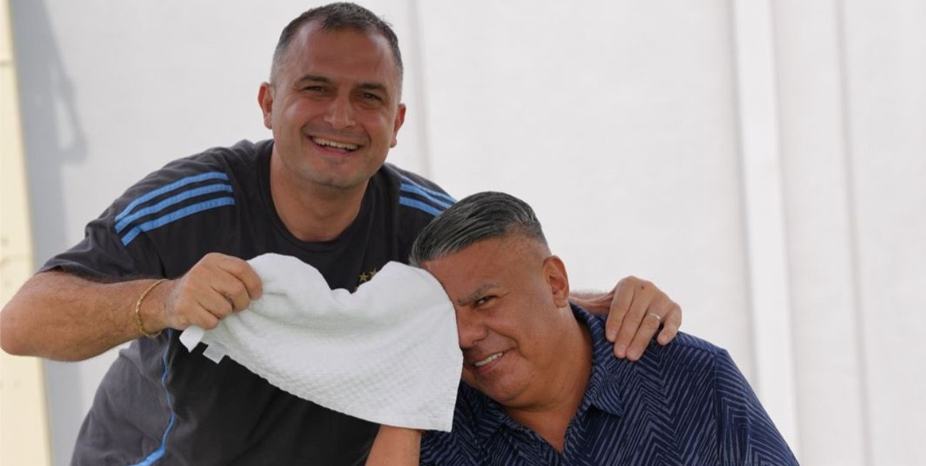 Chiqui Tapia habló sobre el video donde le secan la transpiración durante Argentina - Canadá 