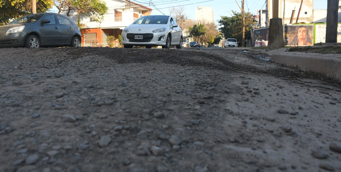 Assa reparará la calle Calchines, intransitable por una obra