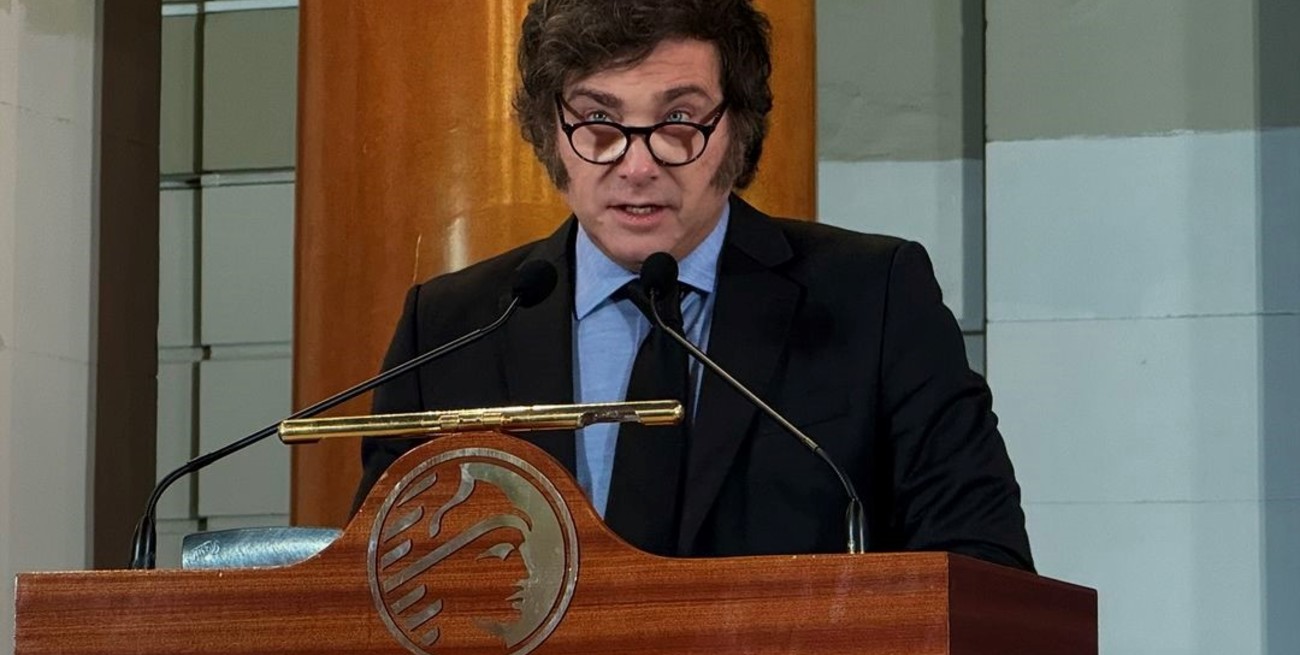 Mientras potencia diferencias con CFK e intenta ordenar a los suyos, Milei prepara la presentación del Presupuesto 2025