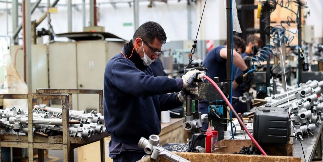 La producción fabril santafesina cayó un 11% interanual en abril