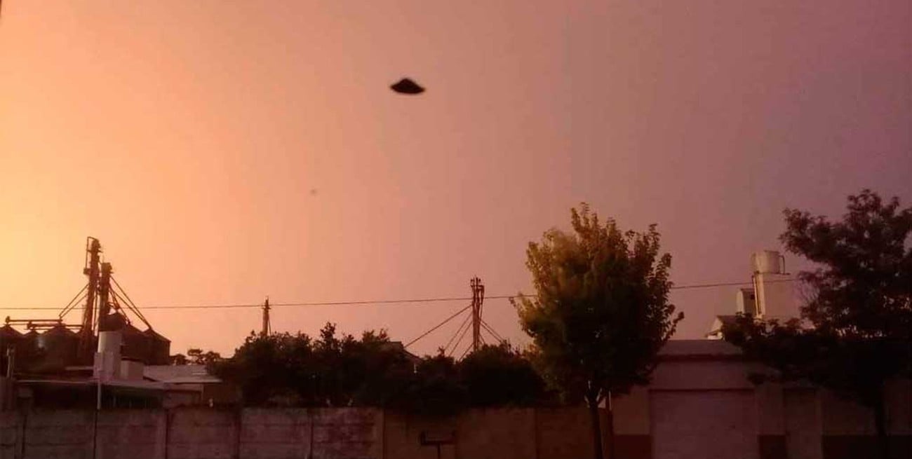 Insólito: el concejal pro-alienígena pide otra vez un lugar para avistar Ovnis en Santa Fe