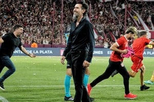 Arranca con doblete. Se retoma la actividad post Copa América y el Estudiantes del "Barba" tiene primero este miércoles el compromiso por la Copa Argentina (es el último campeón) y luego debe recibir a Unión, este domingo en el estadio UNO de La Plata.