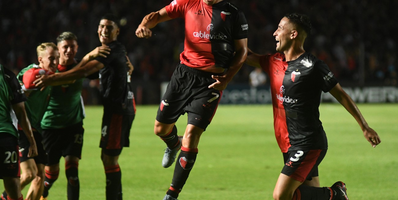 Colón recupera soldados "de fierro" y saldría con dos puntas 