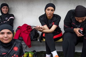 La medida francesa de prohibir los hiyab fue criticada por su naturaleza discriminatoria. Créditos: Amnistía Internacional.