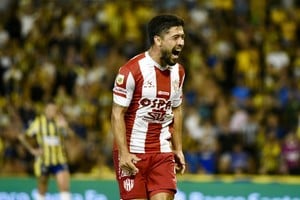 Mauro Luna Diale estará habilitado, casi con seguridad, para el encuentro del jueves ante Lanús. Crédito: Marcelo Manera