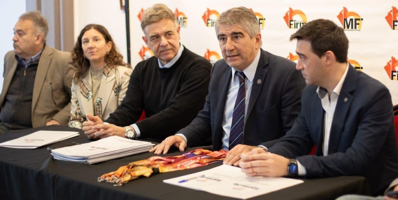 Funcionarios provinciales entregaron aportes y firmaron convenios en el departamento General López