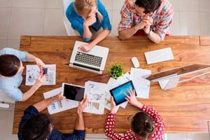 Cómo afectarán los grandes modelos lingüísticos y la IA generativa en general a las actividades humanas, incluida la creatividad, se preguntan los autores del estudio.