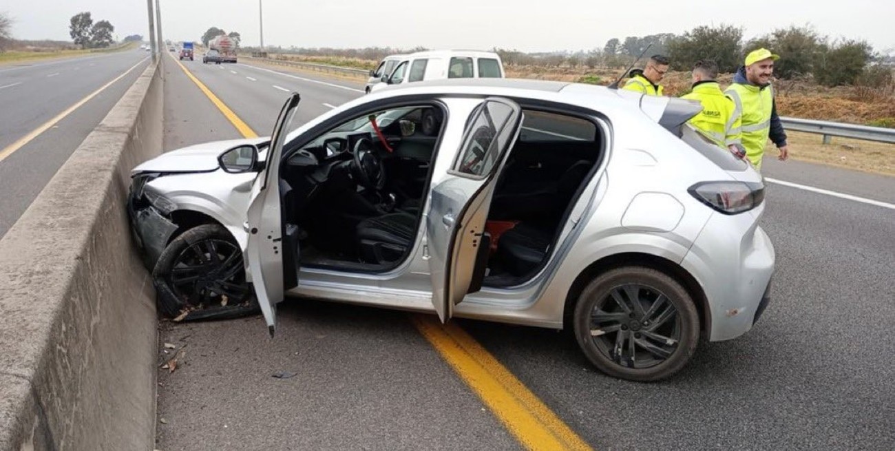Un futbolista de Gimnasia de La Plata perdió el control y chocó en su auto yendo a entrenar