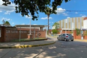 El Náutico Arsenal Zárate Rugby vuelve a estar en el ojo de una polémica por la violencia ejercida en manos de jóvenes que juegan al rugby en el club, luego del mediático caso de los ocho condenados de asesinar a Fernando Báez Sosa.