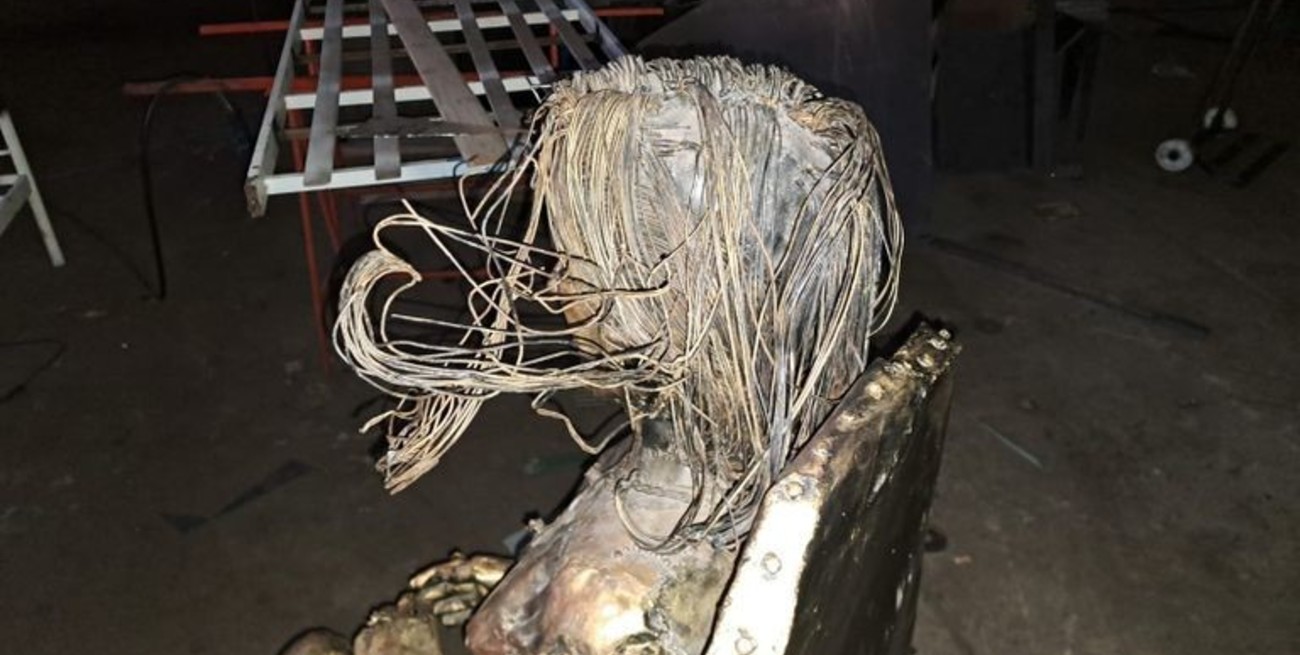 Villa Cañás: vandalizaron la estatua de Mirtha Legrand