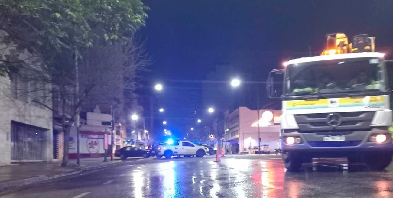 Polémica en Buenos Aires por la recolección de basura: vaciaron un camión en la calle