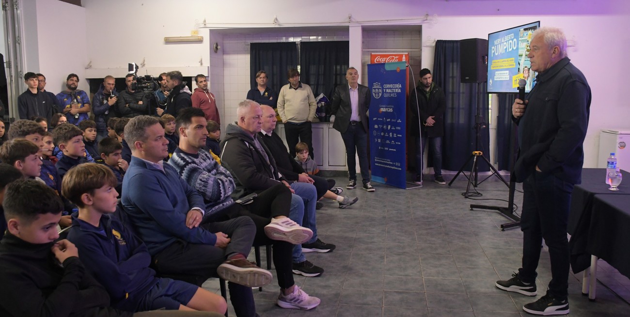 El Quillá se vistió de fiesta con la charla del campeón del mundo Nery Pumpido