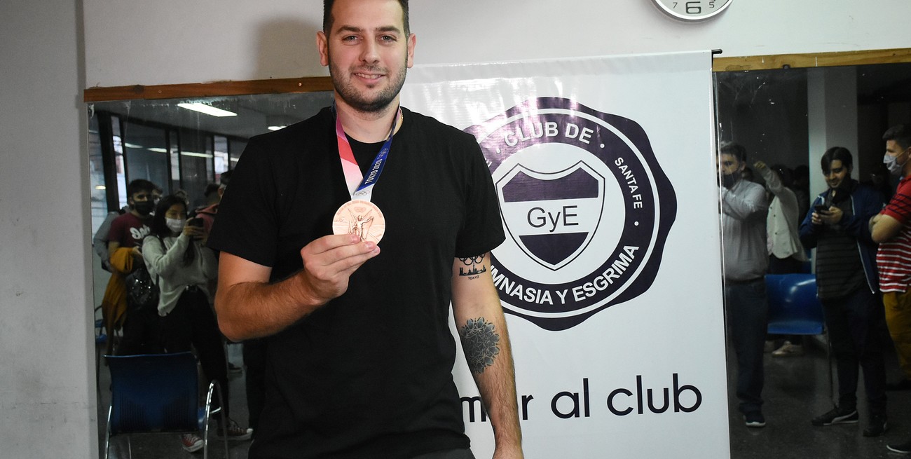 "Cachete", pechito y ombligo: el Messi del vóley es de Santa Fe  