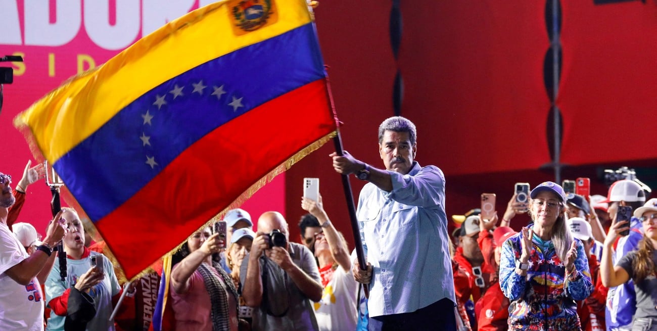 En Venezuela debe volver la democracia