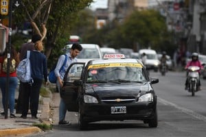 La controversia con las plataformas de viaje sigue vigente. "Pedimos mayor control", dicen desde la Sociedad de Taximetristas. Foto: El Litoral
