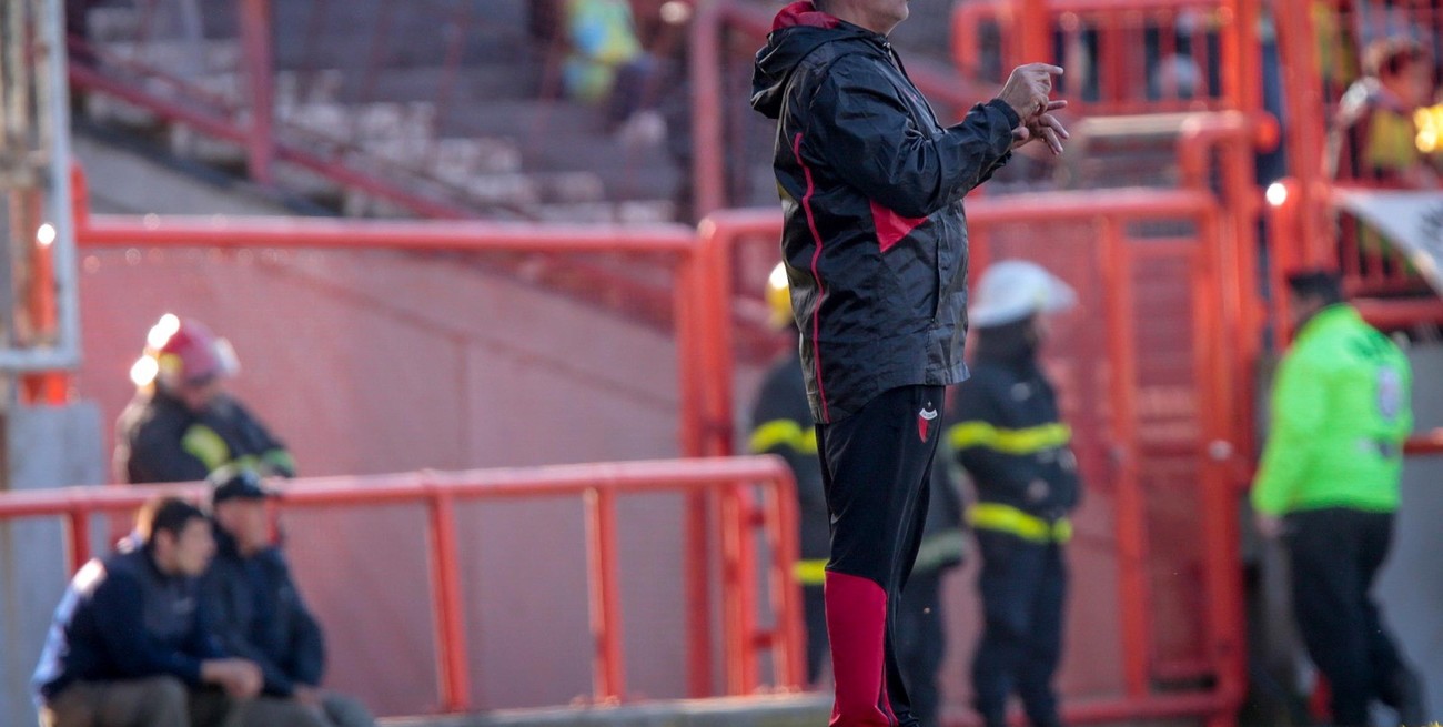 Delfino: "Nos patearon una sola vez al arco y no tuvimos profundidad"