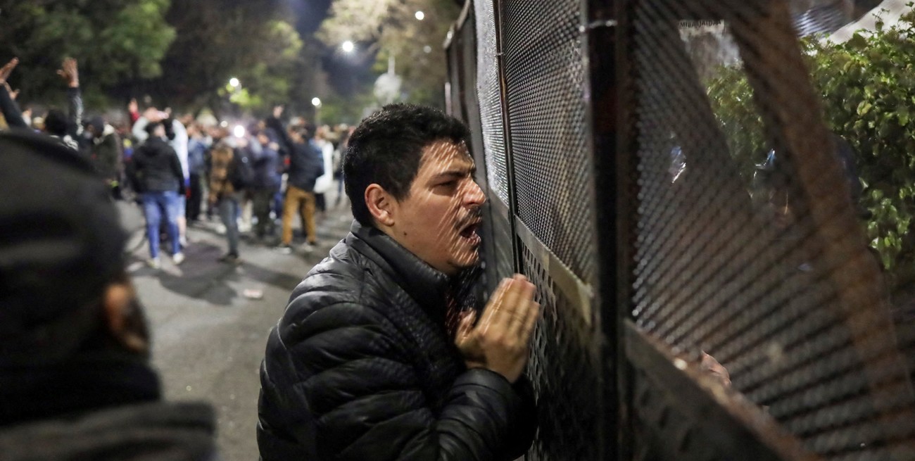 Video: disturbios y represión en la Embajada de Venezuela en Buenos Aires