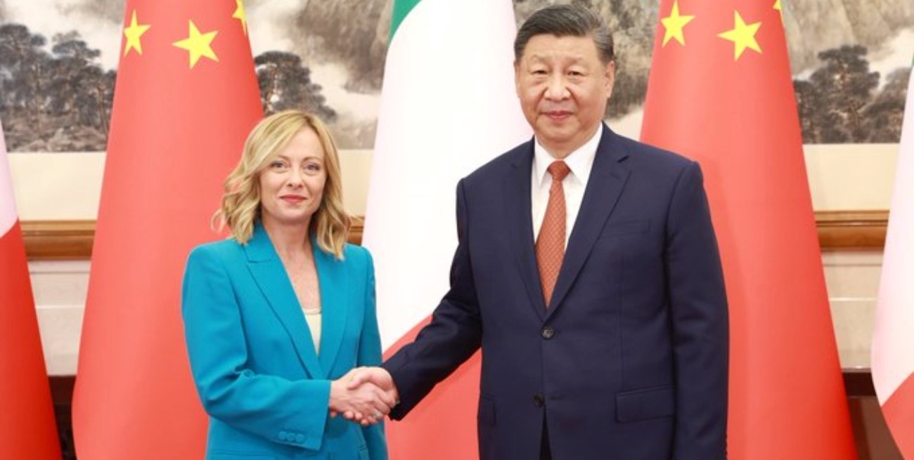 Particular encuentro entre Xi Jinping y Giorgia Meloni en Pekín