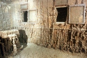 Los restos del Titanic se desintegran lentamente debido a la corrosión y la acción de organismos marinos.