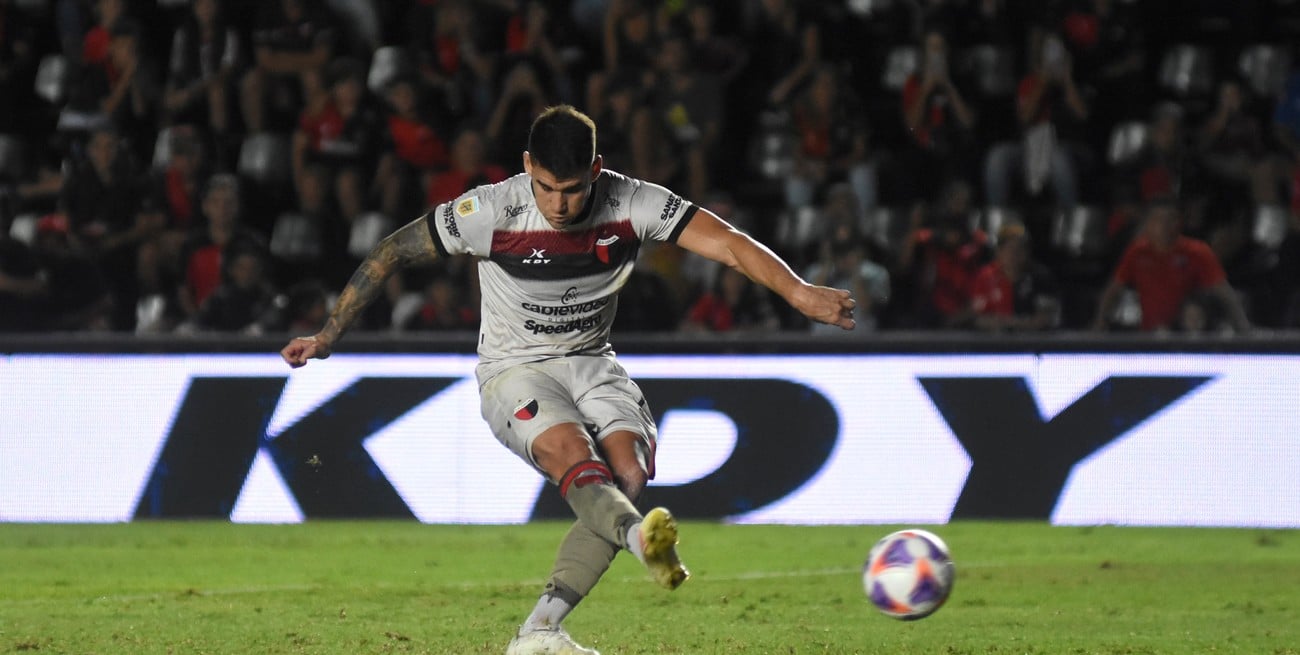 Colón se sacó de encima a Neris y entran 180.000 dólares por Farías