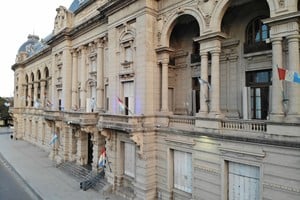 Actualmente está en discusión una posible reforma de la Constitución provincial de 1962.
Crédito: Luis Cetraro