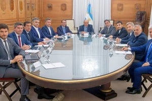 Francos recibió gobernadores de Juntos por el Cambio, entre los que estuvo el santafesino Maximiliano Pullaro.