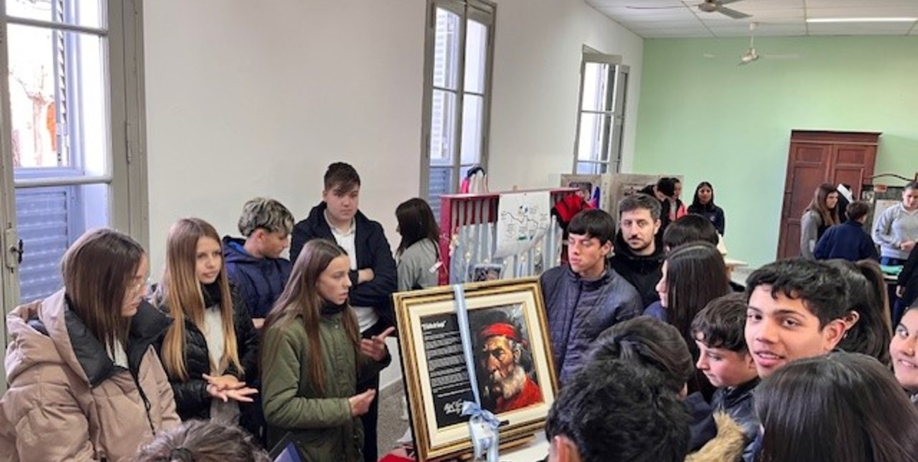 Presentaron una muestra itinerante que recorre los 60 años del Colegio Santa Marta de Pilar