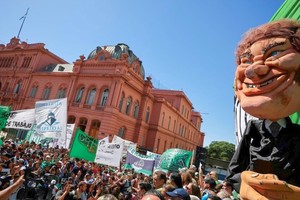 Las organizaciones se movilizarán hacia Plaza de Mayo, para protestar contra las políticas del gobierno de Javier Milei. Crédito: Archivo / REUTERS / Agustin Marcarian.