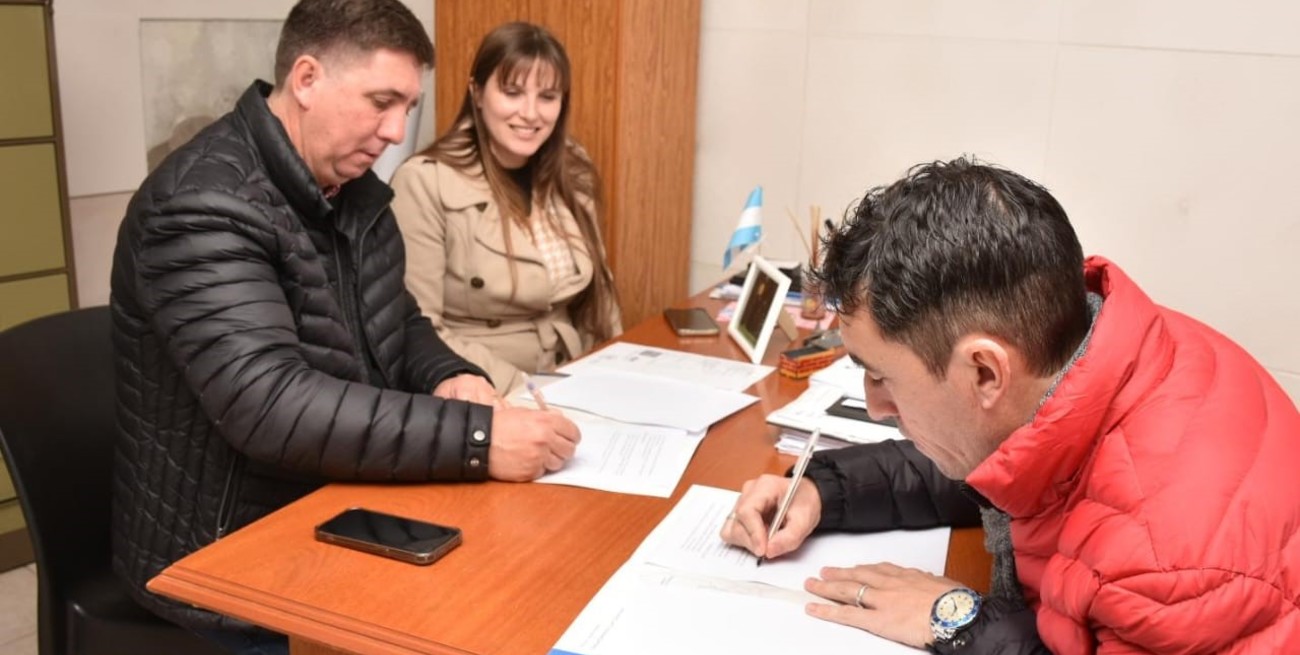 Pirola consolida su programa "Deporte y Recreación", con un nuevo natatorio en María Luisa