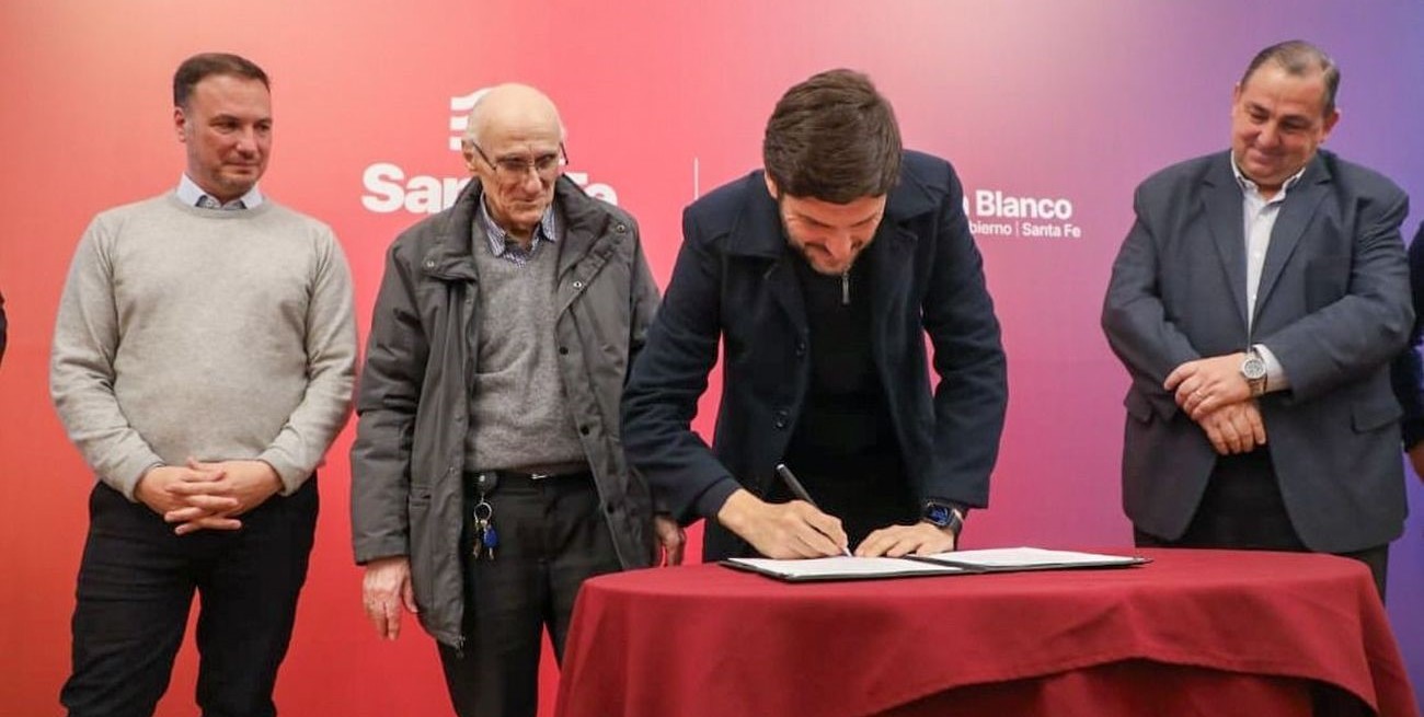 Firman un convenio con Los Sin Techo para construir 600 viviendas en la ciudad de Santa Fe