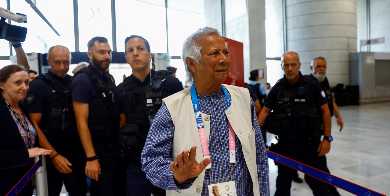 El líder social Muhammad Yunus convoca a la reconstrucción de Bangladés
