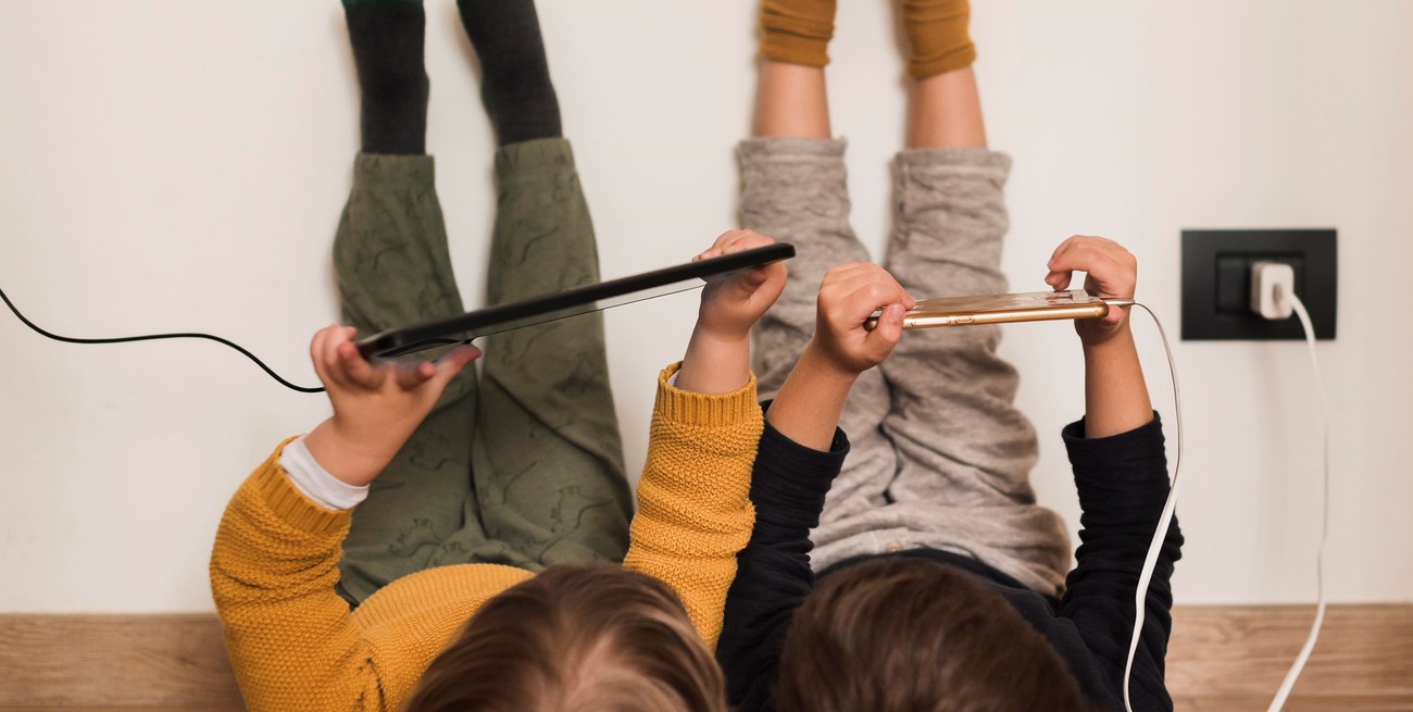 Con mucho tiempo frente a las pantallas, los niños hablan un lenguaje "cartoon"