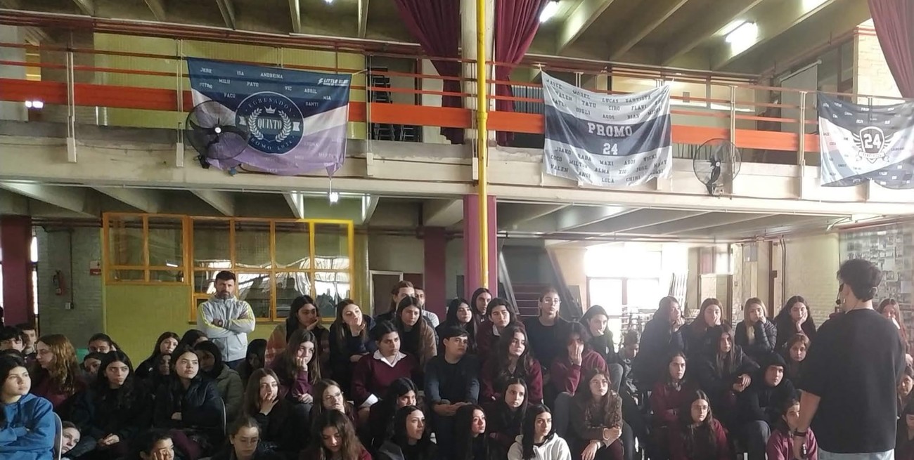 Alumnos de Rufino participaron de talleres sobre cyberbullying