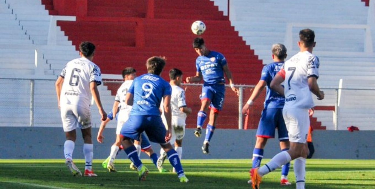 Ganó la reserva de Unión y se sumó un juvenil colombiano