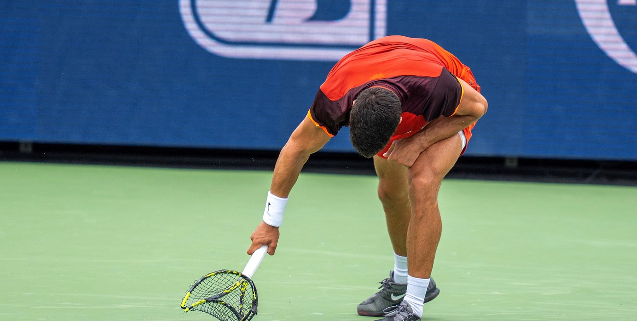 Video: el ataque de furia de Carlos Alcaraz en su derrota en primera ronda ante Gael Monfils
