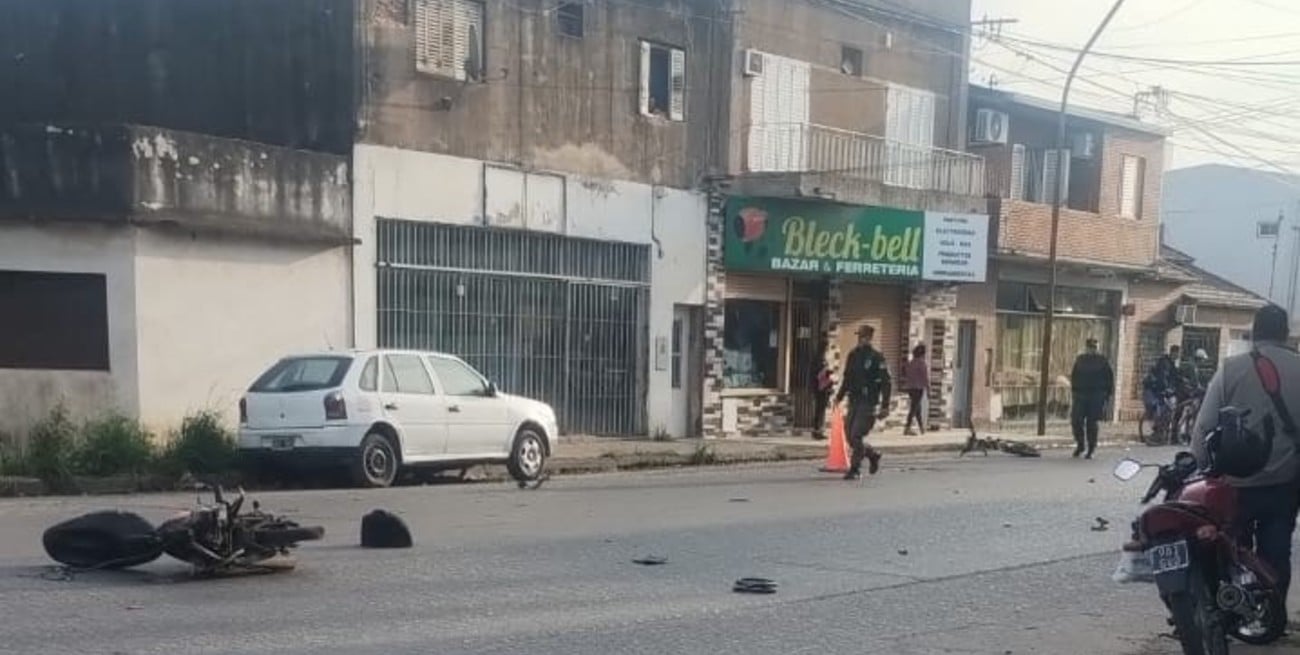 Dos motos colisionaron en barrio San Martín de la ciudad de Santa Fe
