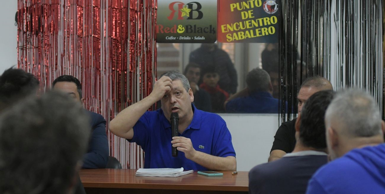 Ricardo Magdalena: "Muchachos, dirigentes de Colón, acá estamos, déjense ayudar"