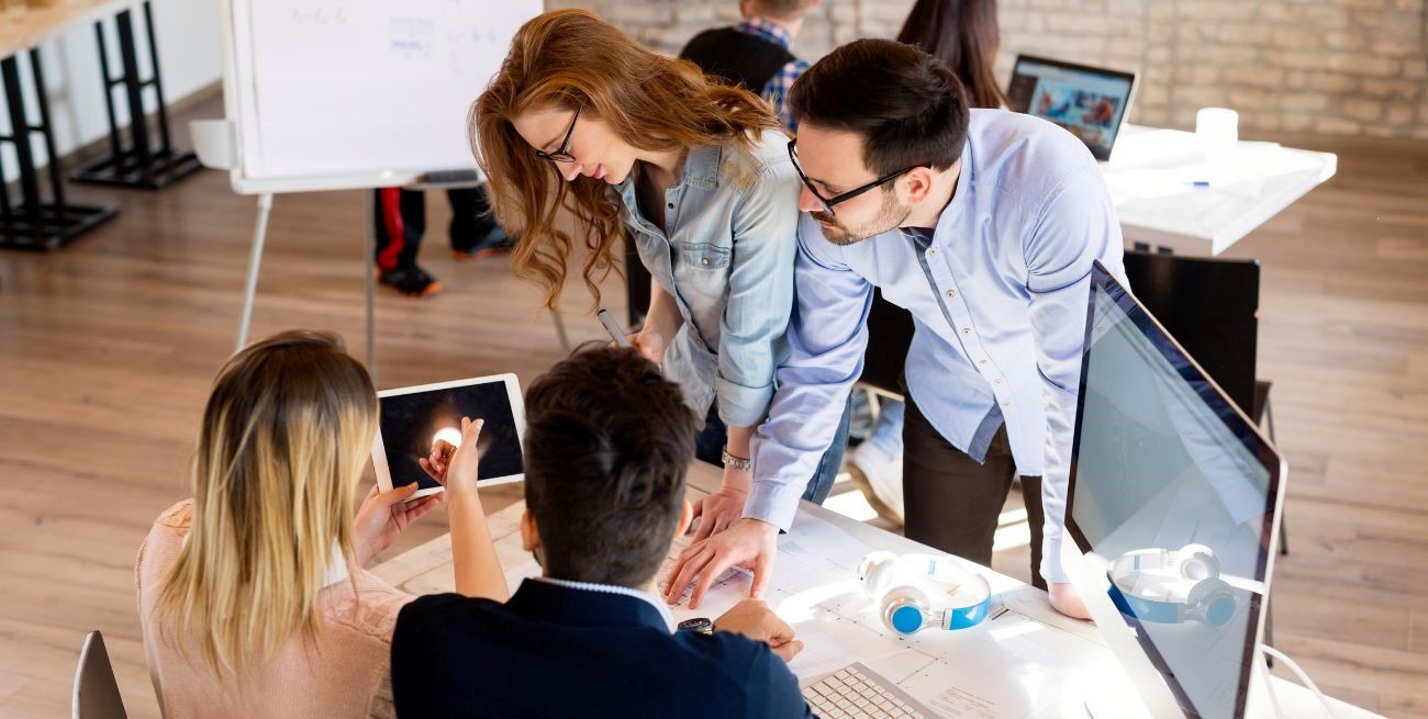 ¿La familiaridad atenta contra la productividad laboral?